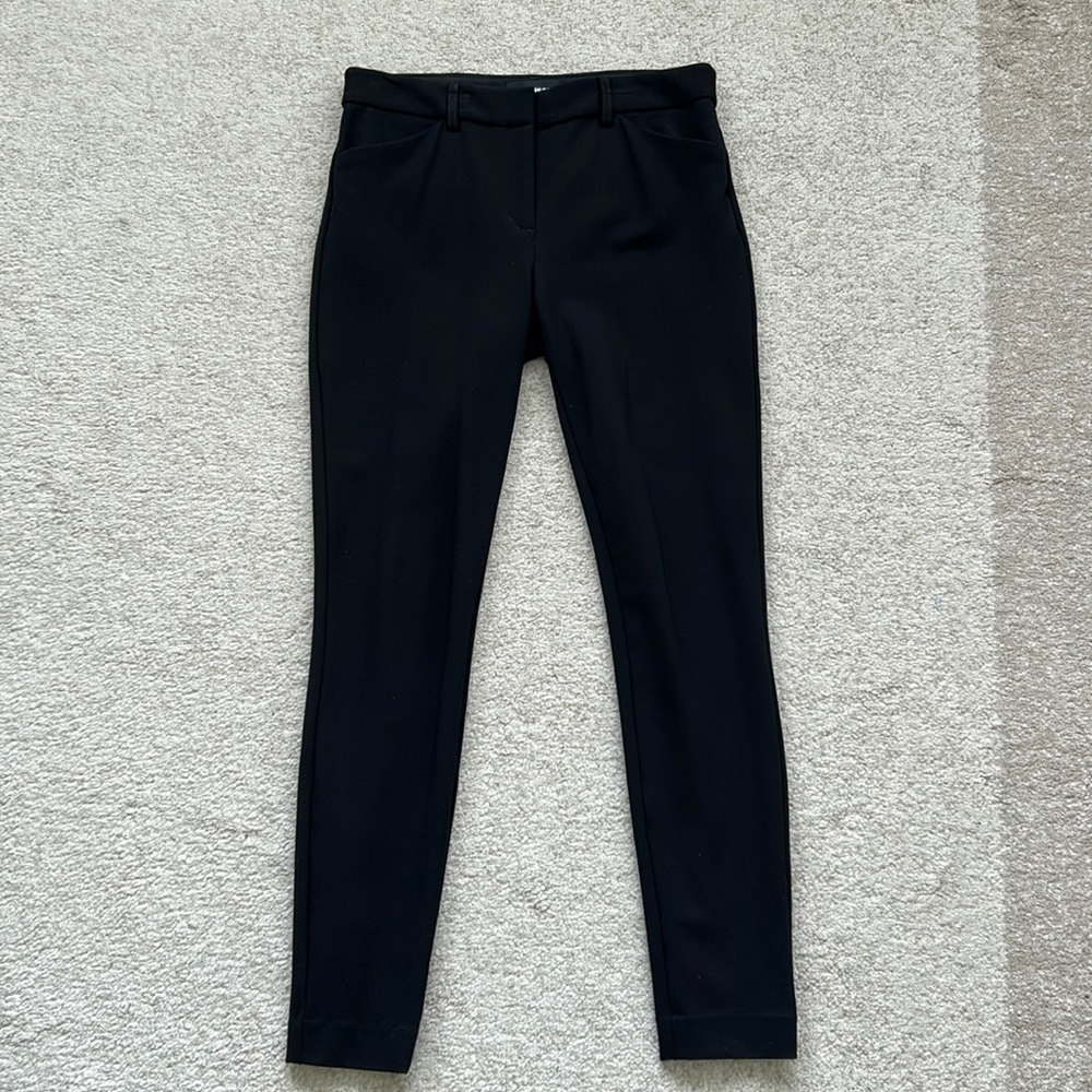 Express dress pants, size 4, great condition.